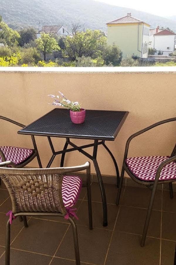 Apartments By The Sea Martinscica, Cres - 14334 Bagian luar foto